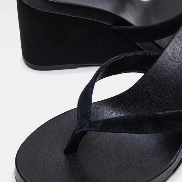 NWT Steve Madden Suede Playing Black Wedge Sandals Heels 8 - Picture 2 of 6